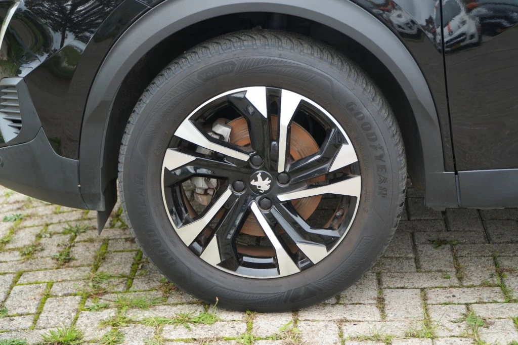 Hoofdafbeelding Peugeot e-2008