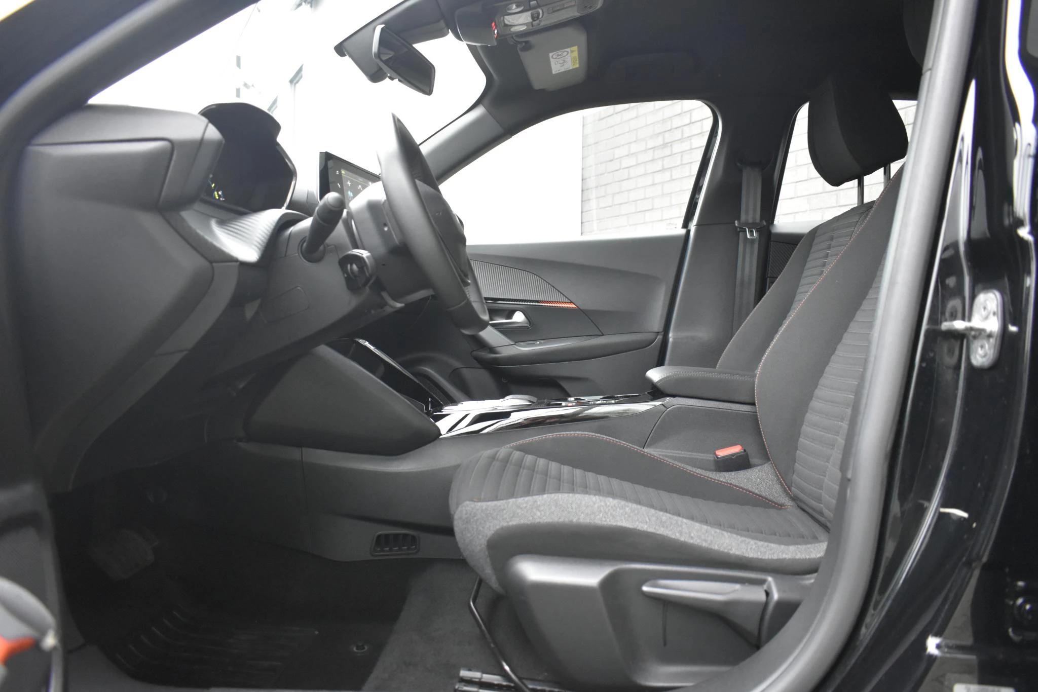 Hoofdafbeelding Peugeot e-2008