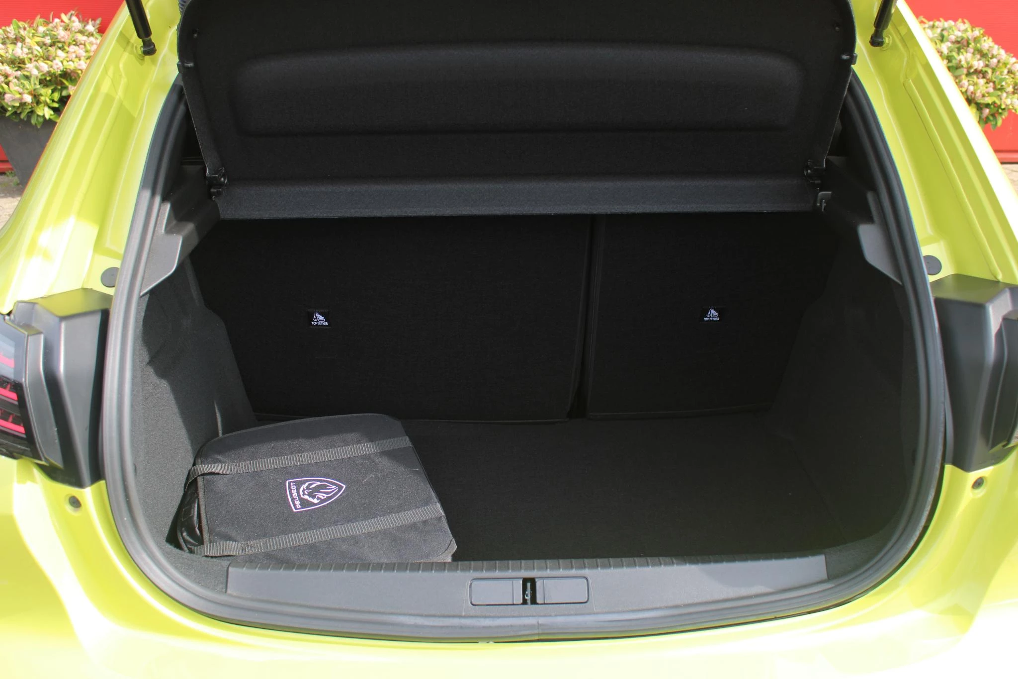 Hoofdafbeelding Peugeot e-208