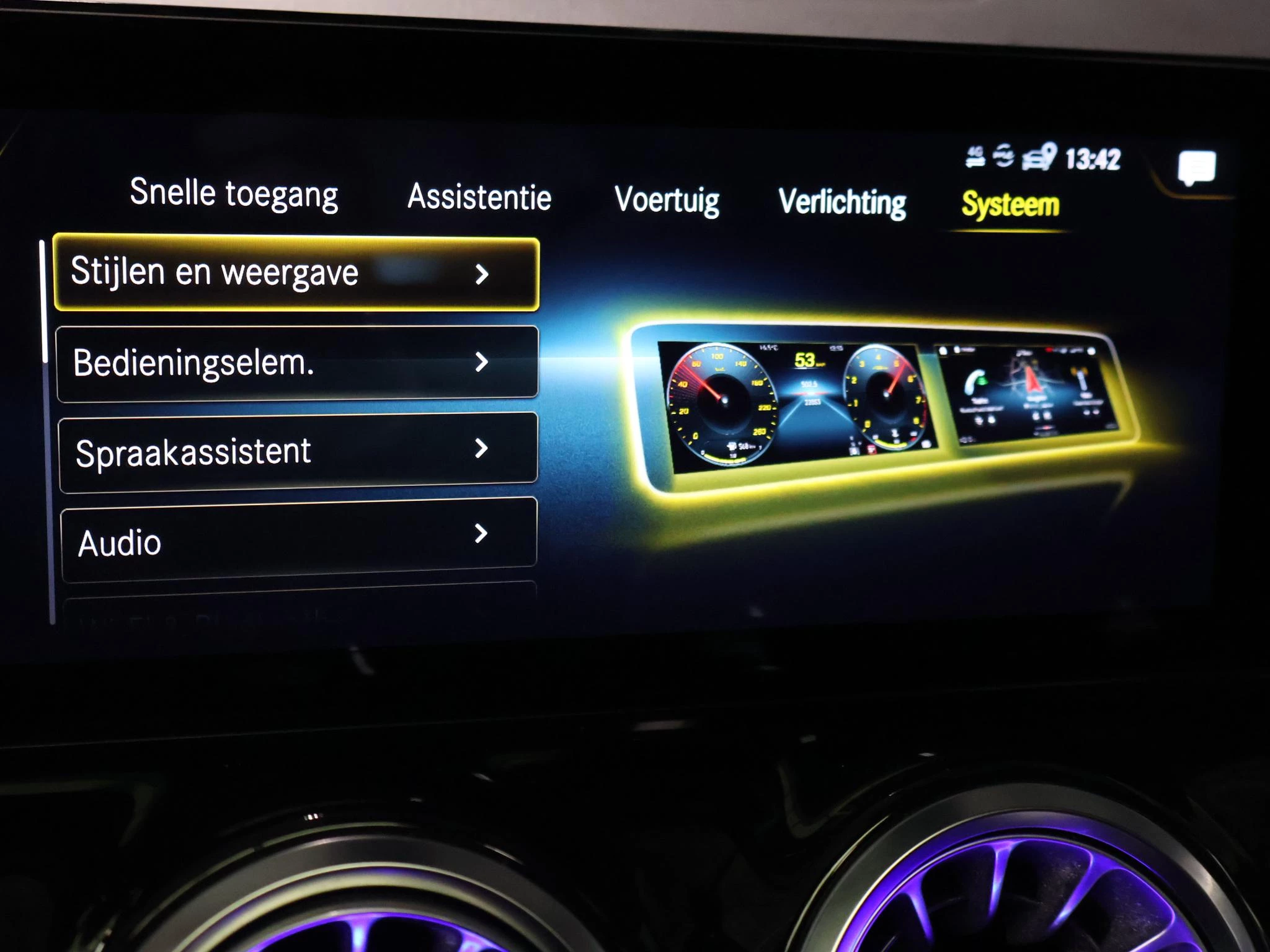 Hoofdafbeelding Mercedes-Benz EQA