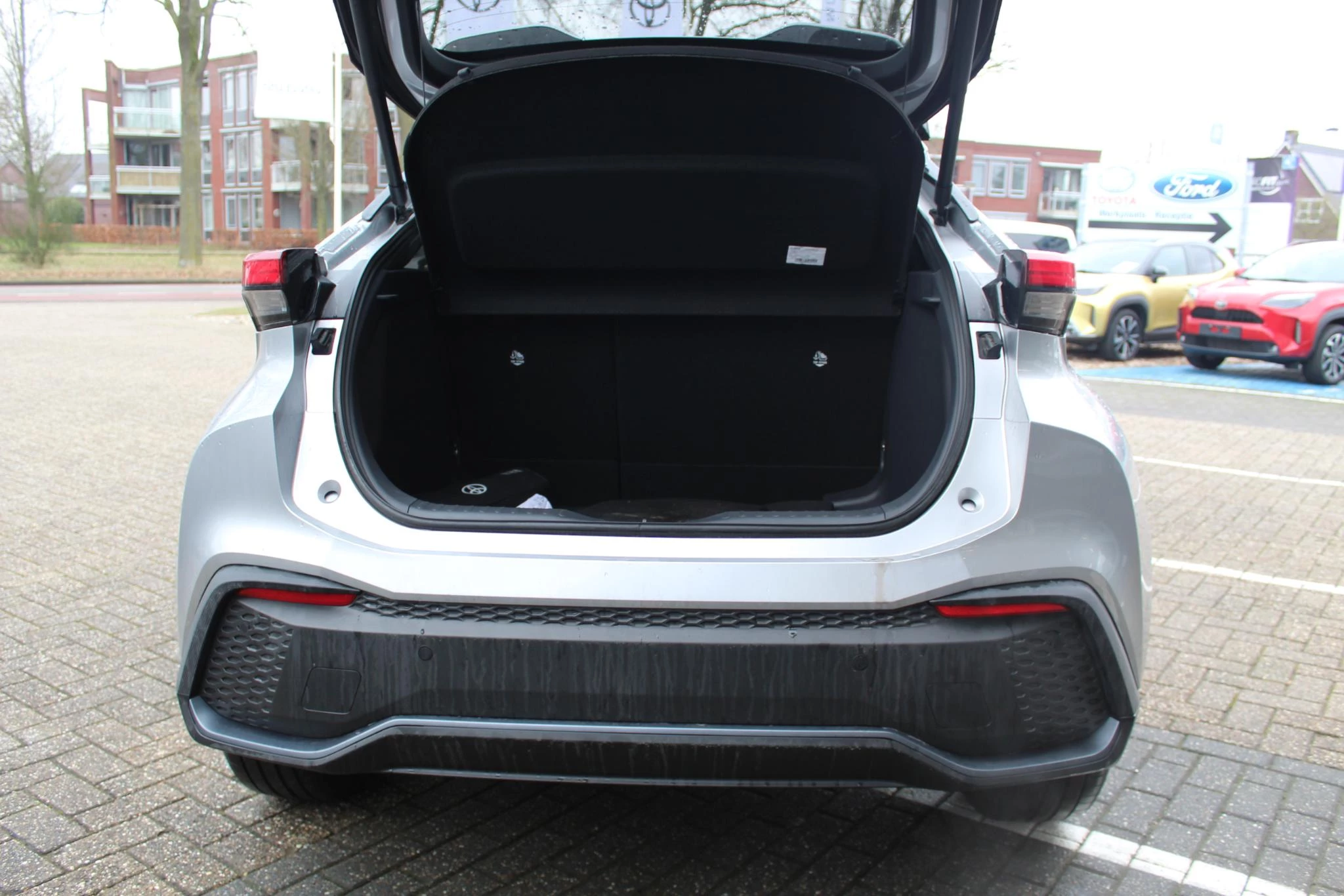 Hoofdafbeelding Toyota C-HR