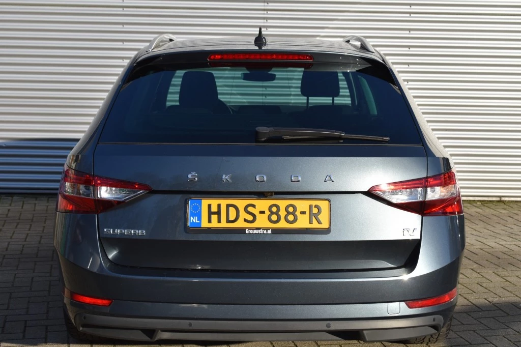 Hoofdafbeelding Škoda Superb