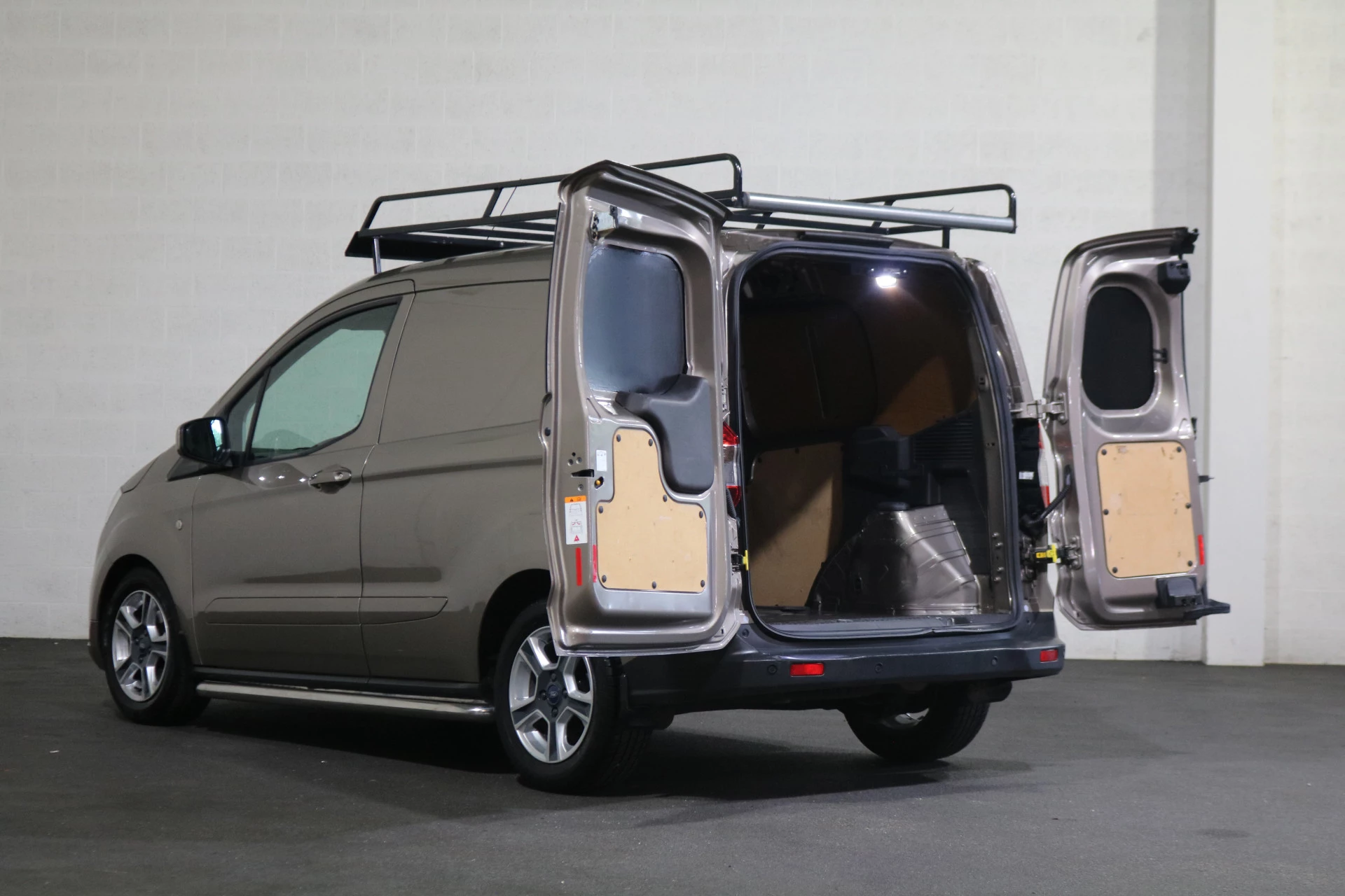 Hoofdafbeelding Ford Transit Courier