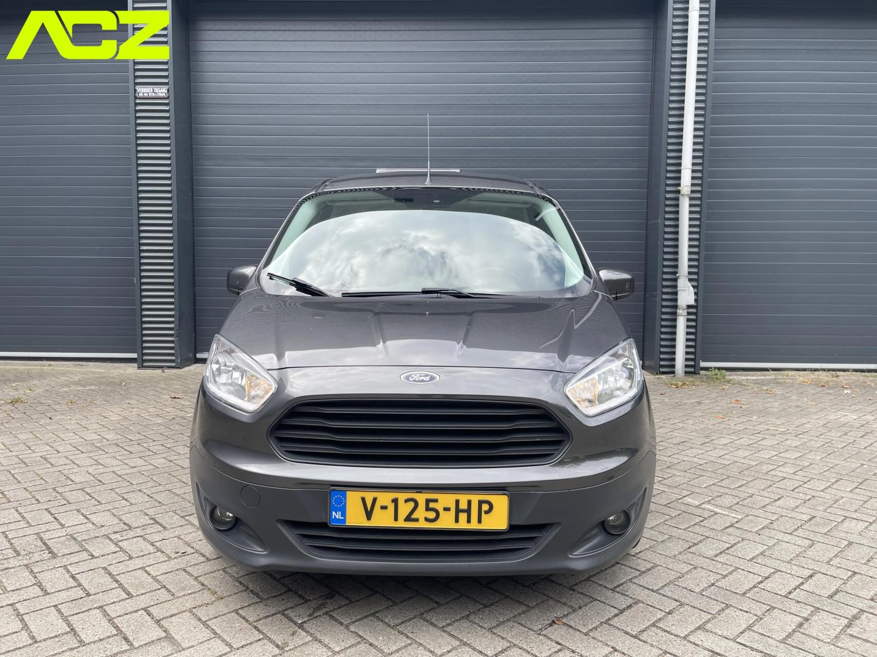 Hoofdafbeelding Ford Transit Courier
