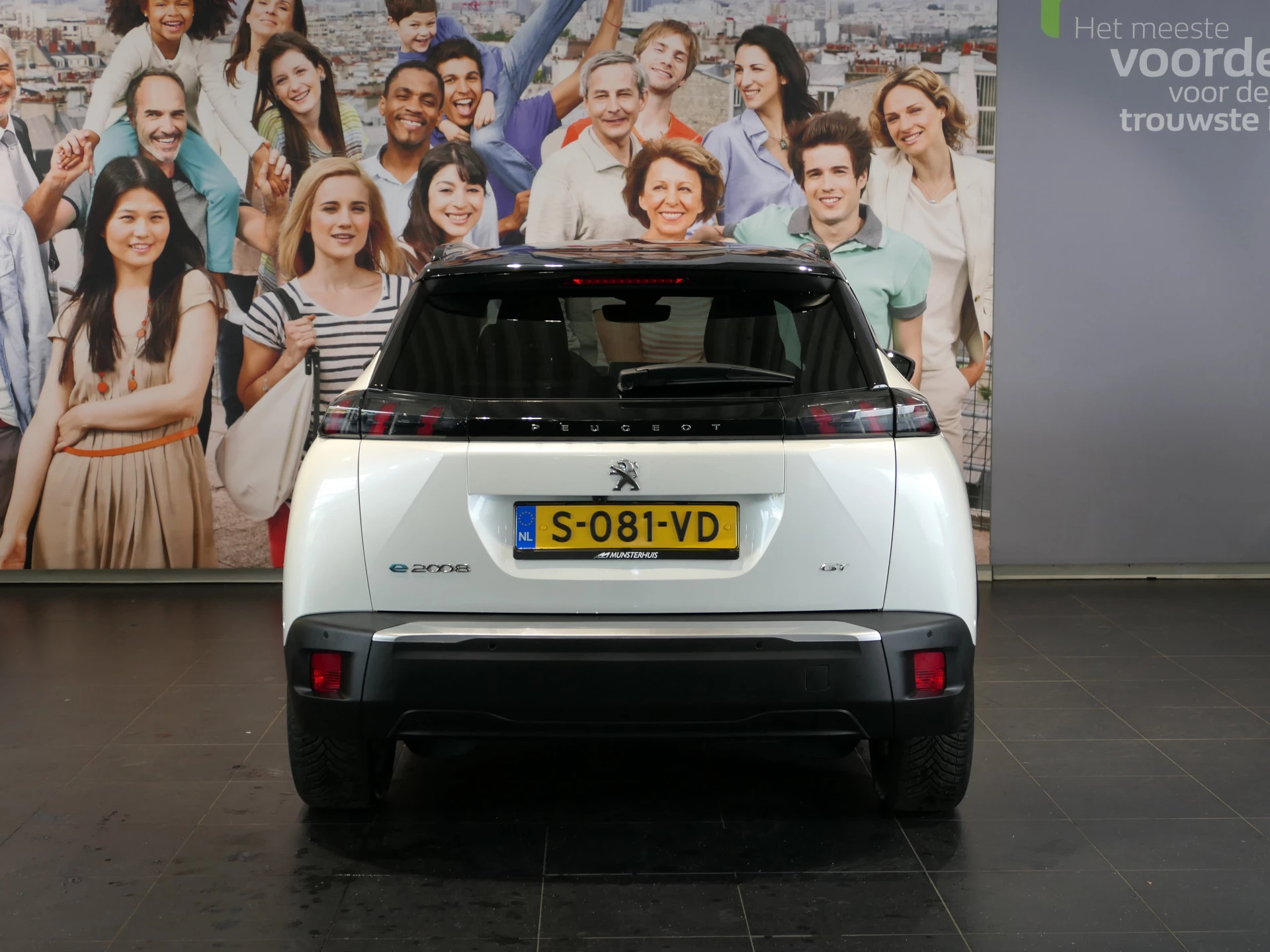 Hoofdafbeelding Peugeot e-2008