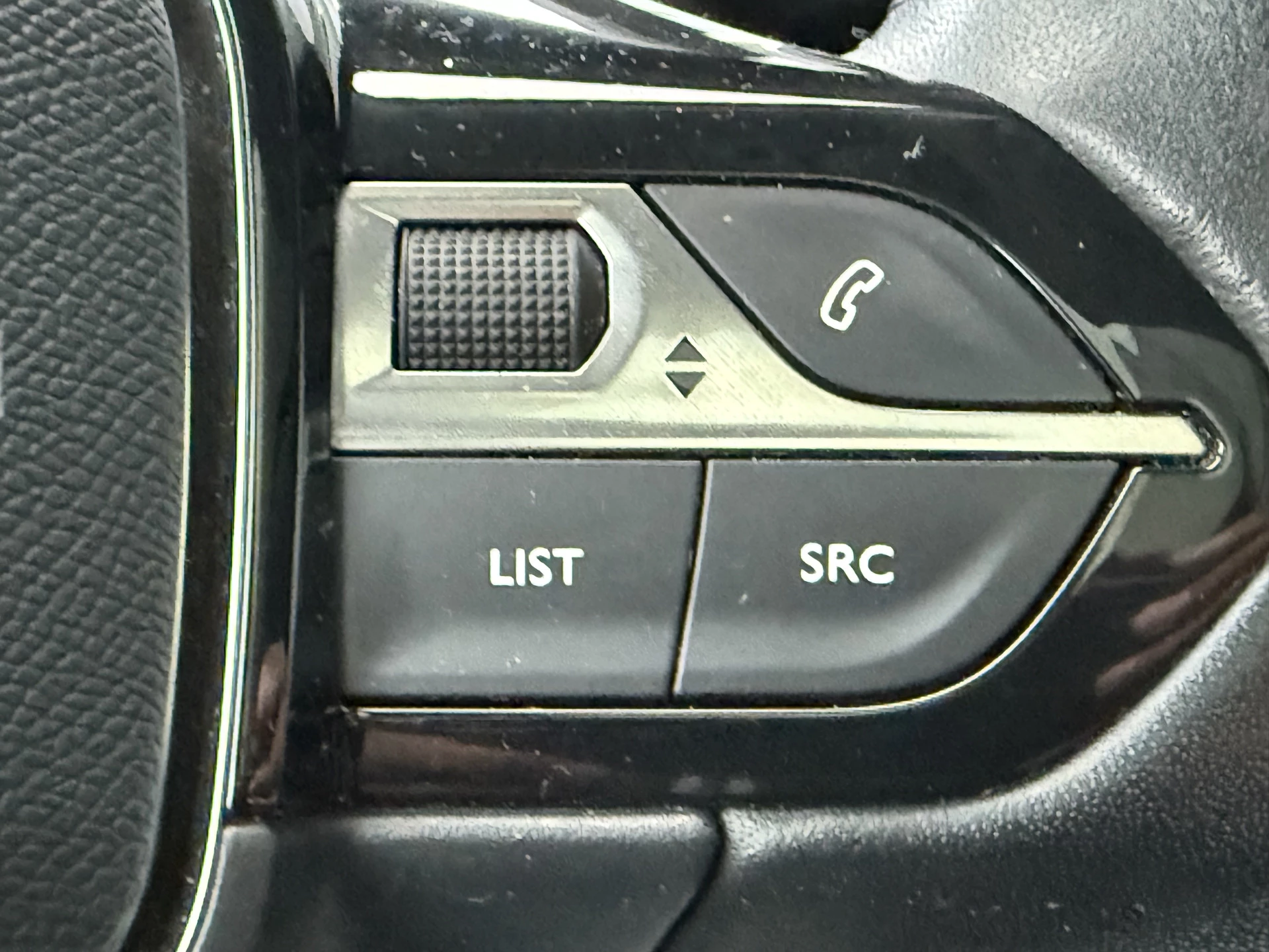 Hoofdafbeelding Peugeot e-2008