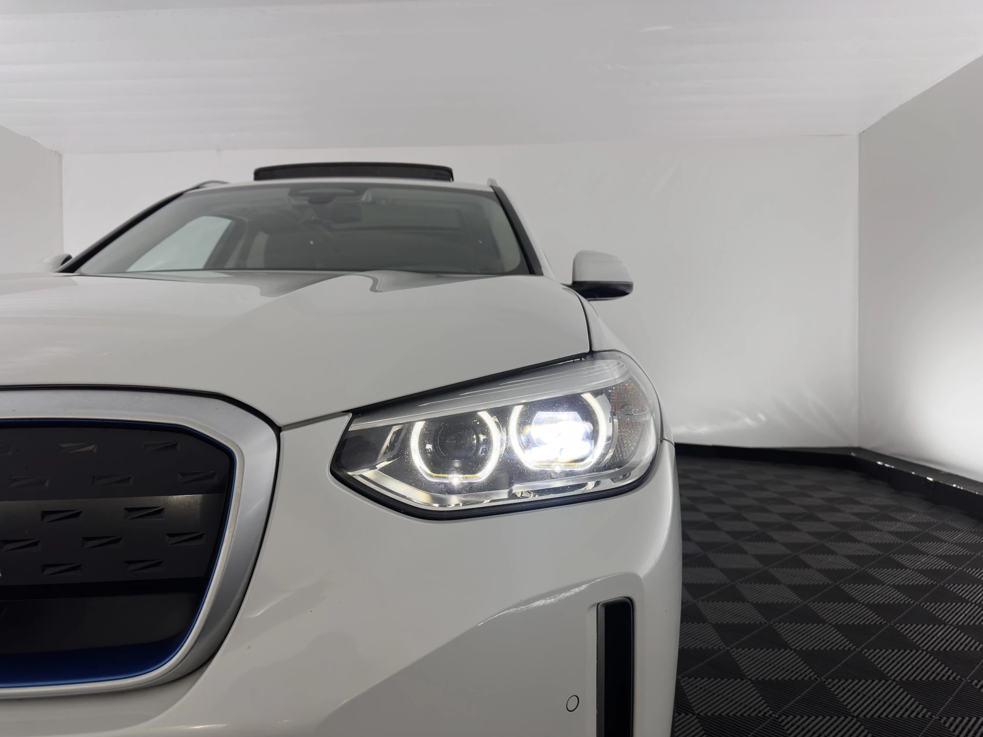 Hoofdafbeelding BMW iX3