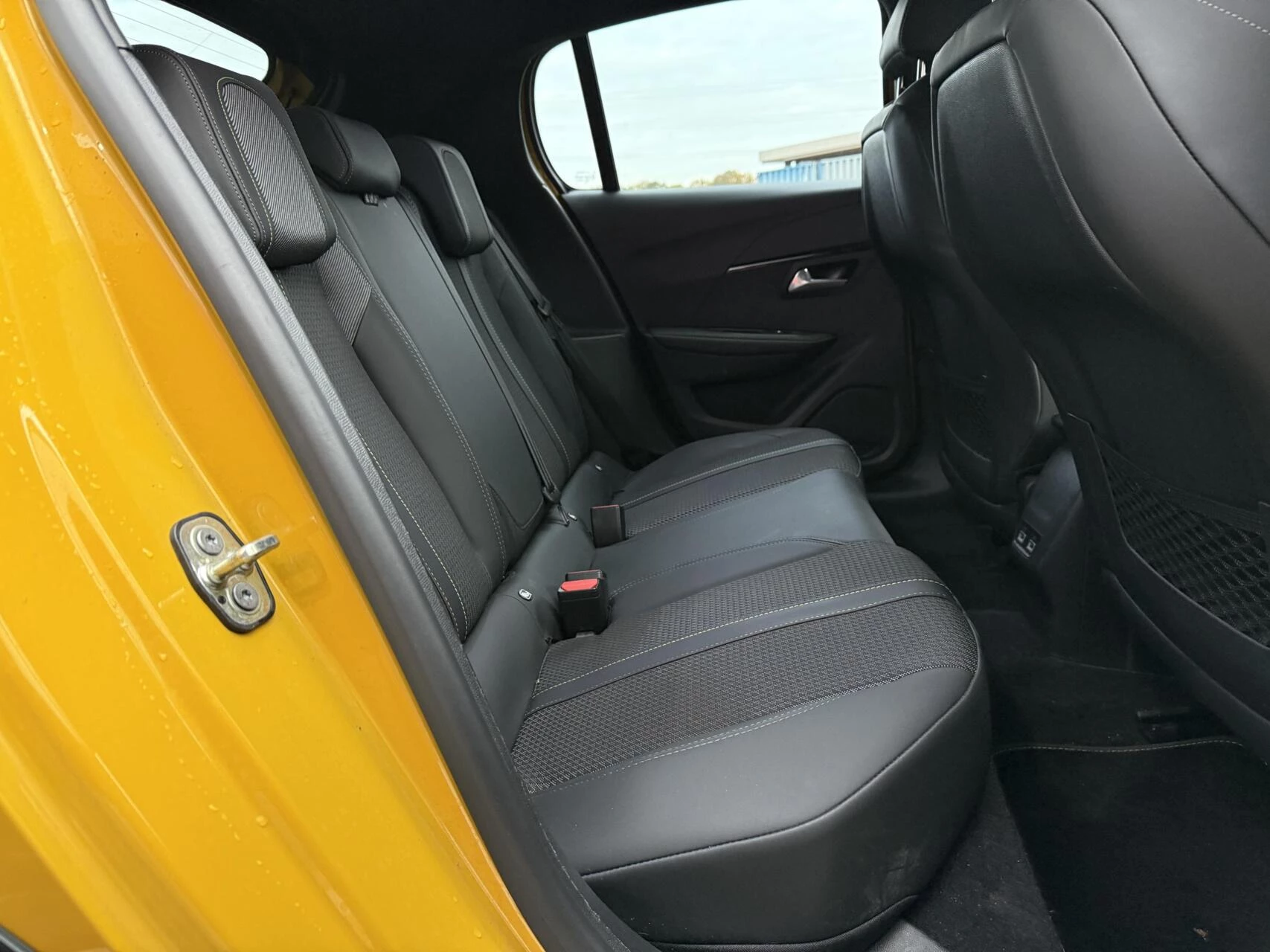 Hoofdafbeelding Peugeot e-208