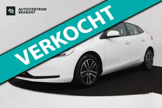 Volvo V40 1.5 T2 Edition+ (STOELVERWARMING, AUTOMAAT, VIRTUAL COCKPIT, PARKEERSENSOREN, CRUISE CONTROL, NAVIGATIE)