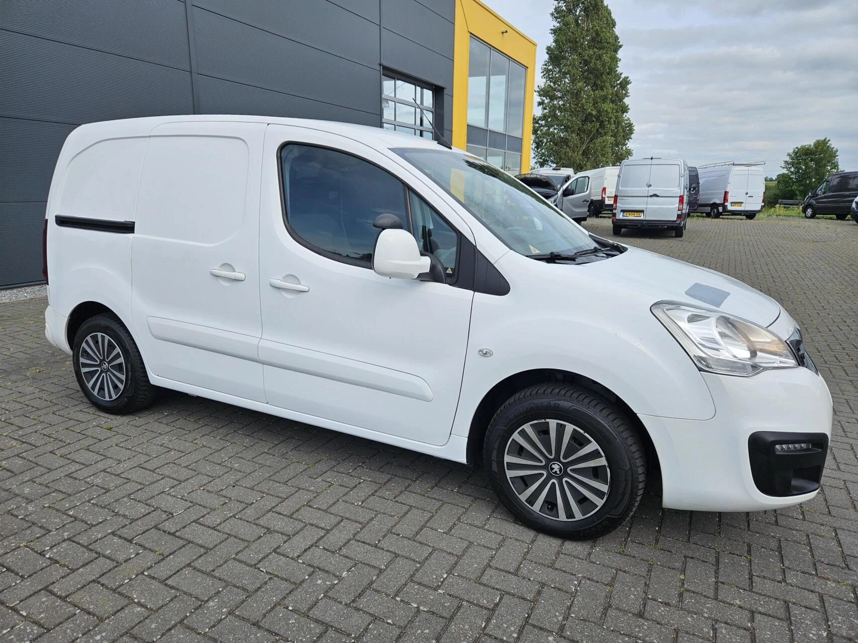 Hoofdafbeelding Peugeot Partner