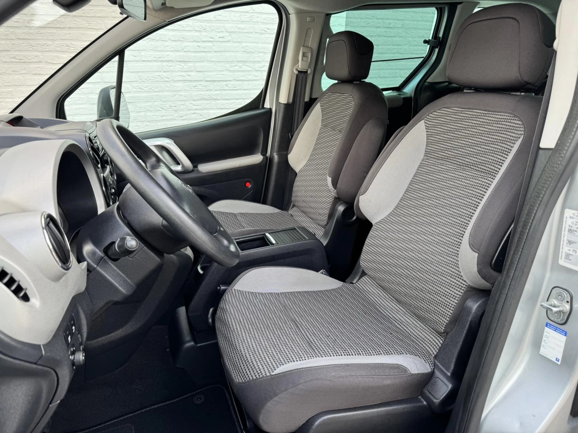 Hoofdafbeelding Peugeot Partner