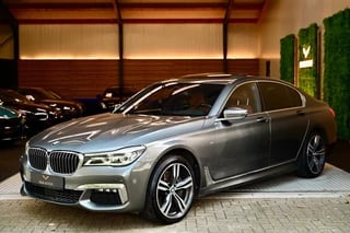 BMW 7-serie 750i xDrive M-Sport - Stoelventilatie - Adapt. Cruise - Soft-Close - Schuifdak - Zonnerollo -