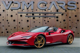Hoofdafbeelding Ferrari SF90 Spider Ferrari SF90 Spider 4.0 V8 | 1e Eigenaar | Two-Tone | Lift | Carplay | AFS | Camera | HiFi | Carbon | Extracampionario |
