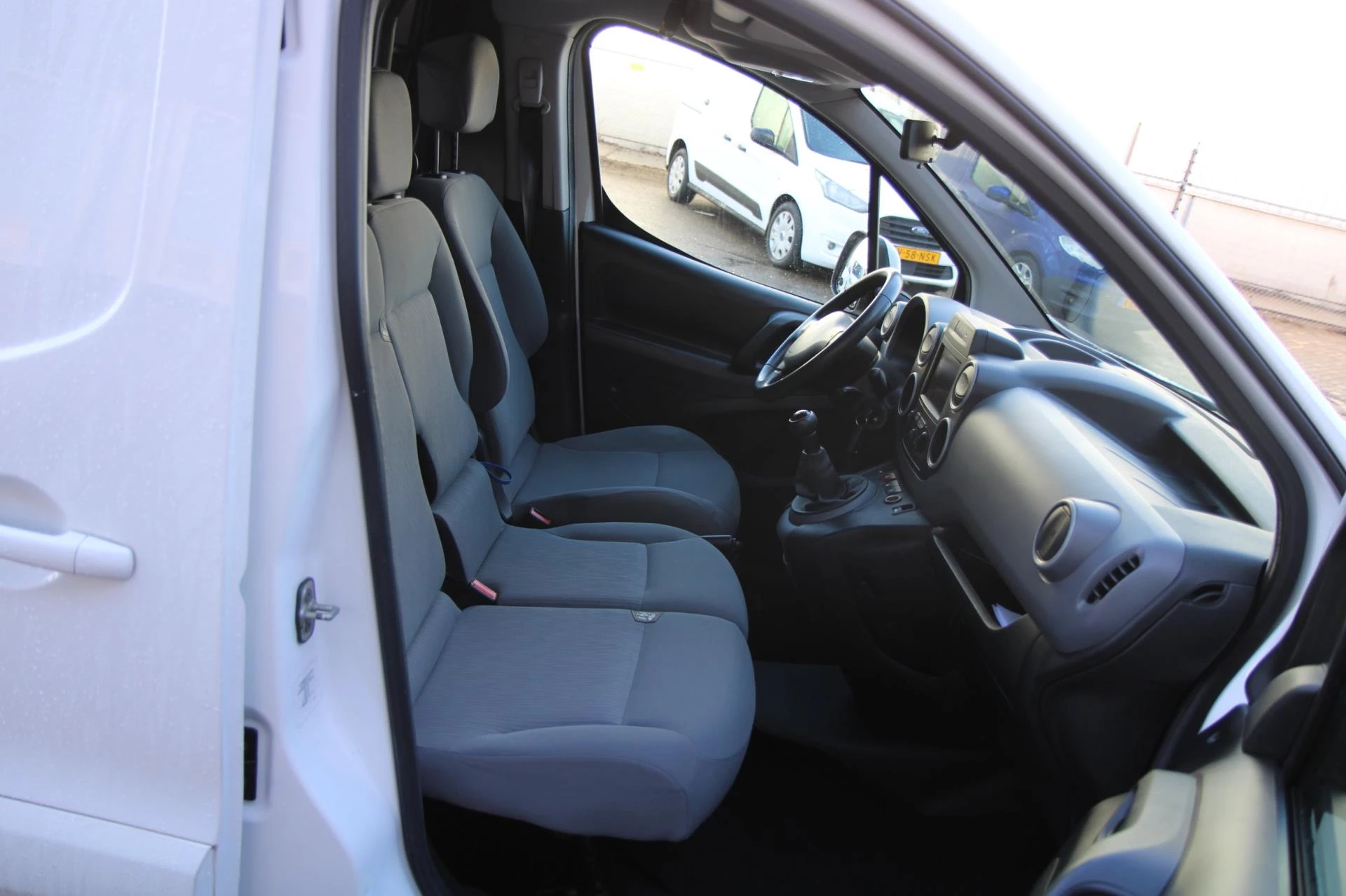 Hoofdafbeelding Peugeot Partner