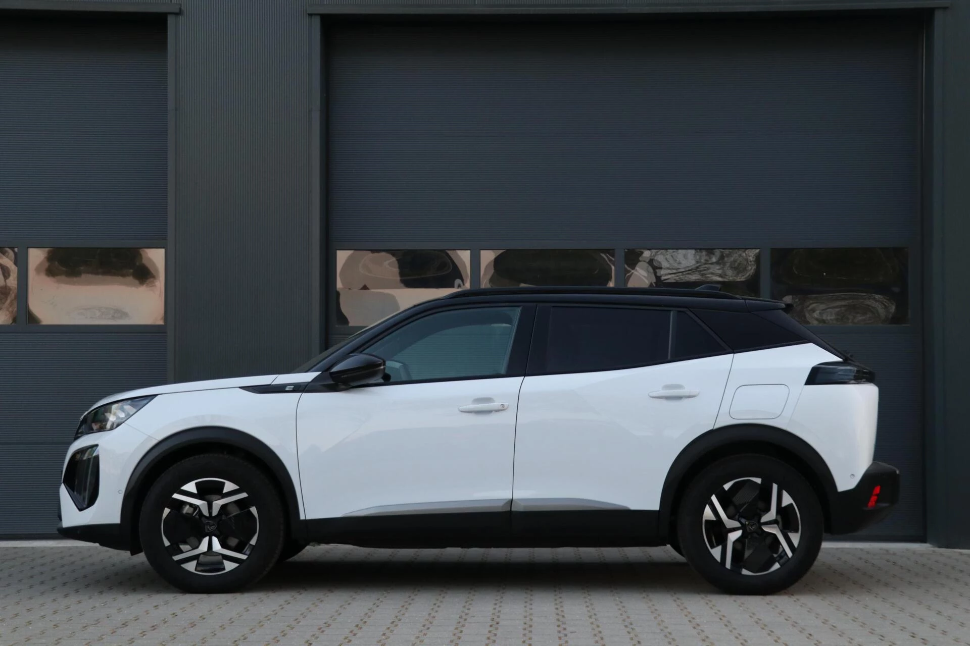 Hoofdafbeelding Peugeot e-2008