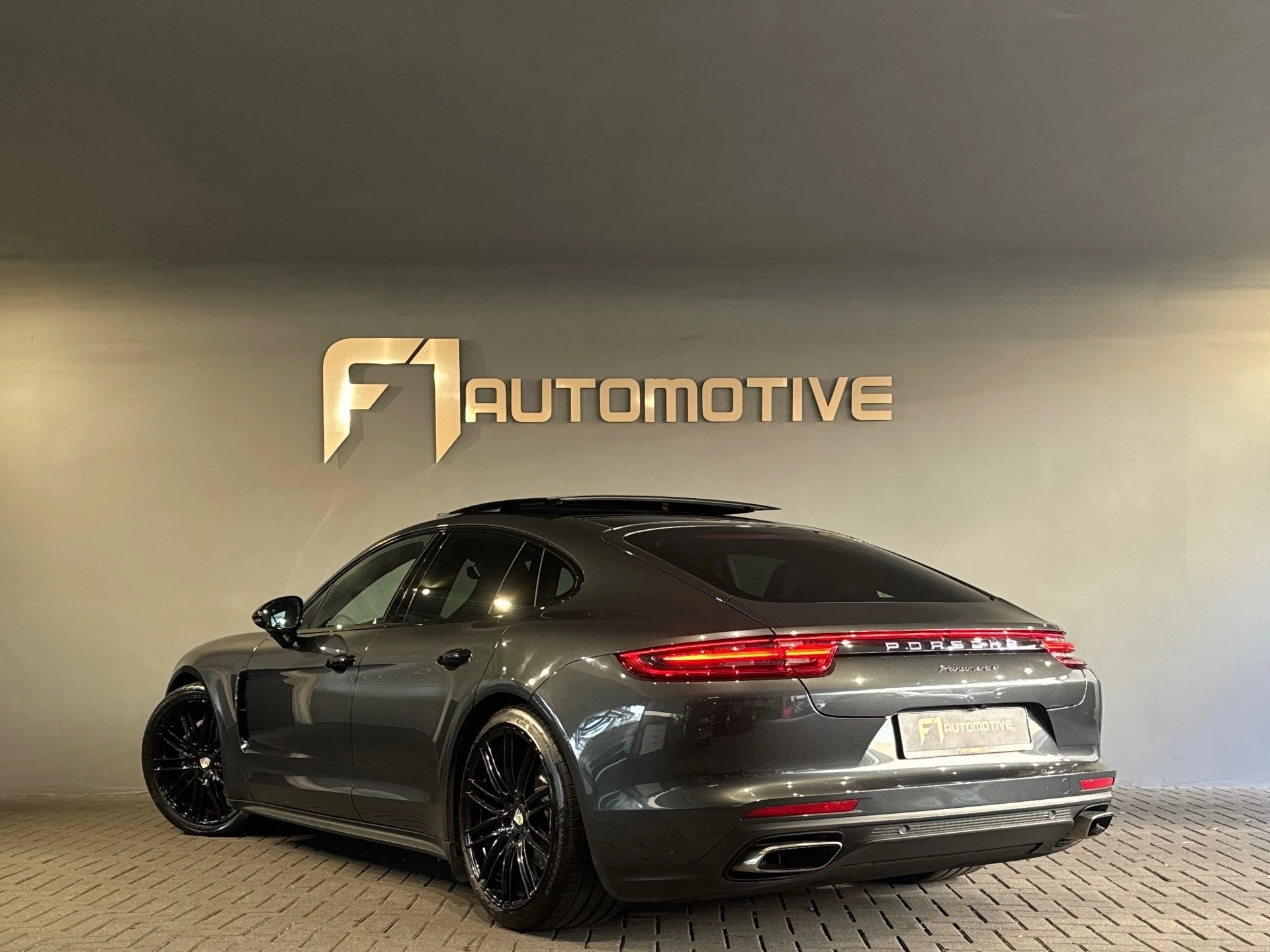 Hoofdafbeelding Porsche Panamera