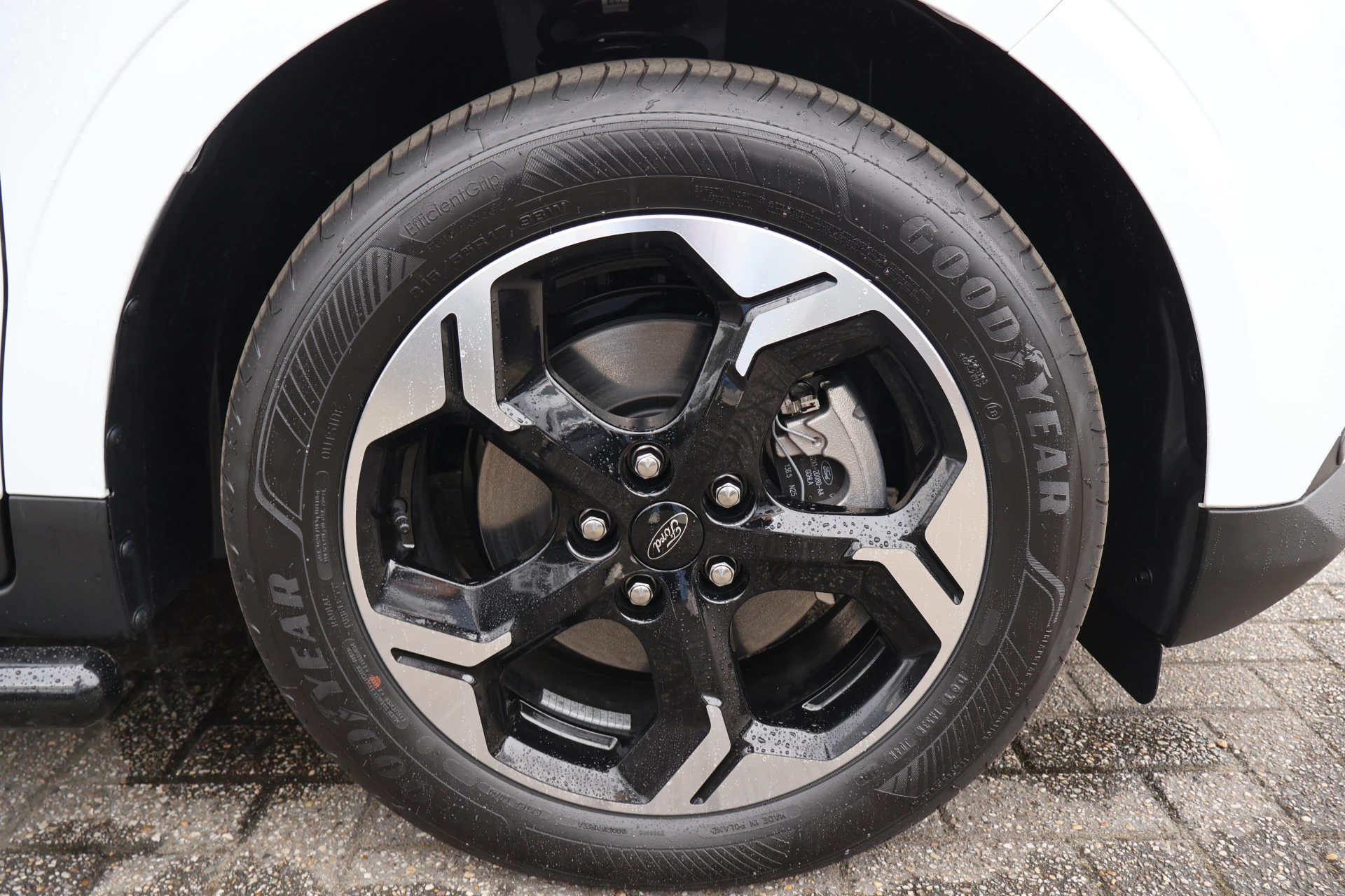 Hoofdafbeelding Ford E-Transit Courier