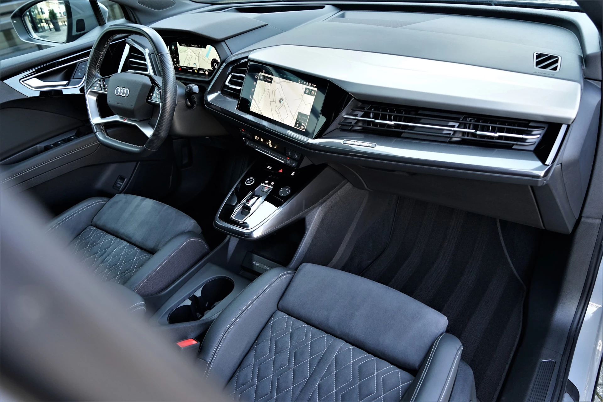 Hoofdafbeelding Audi Q4 Sportback e-tron