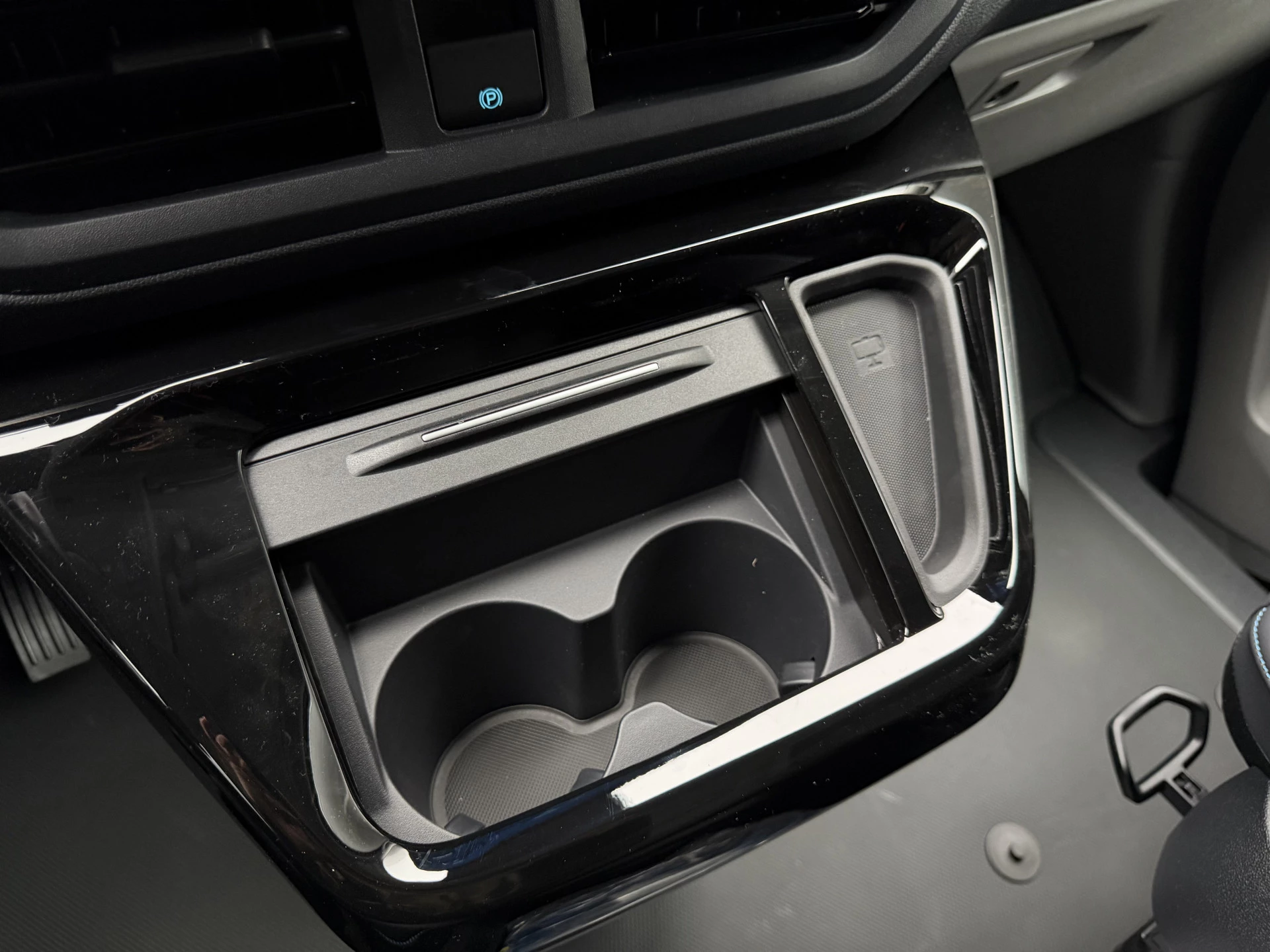 Hoofdafbeelding Ford E-Transit Custom