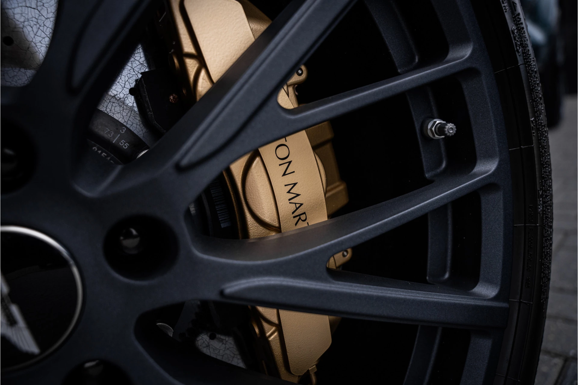 Hoofdafbeelding Aston Martin DBX