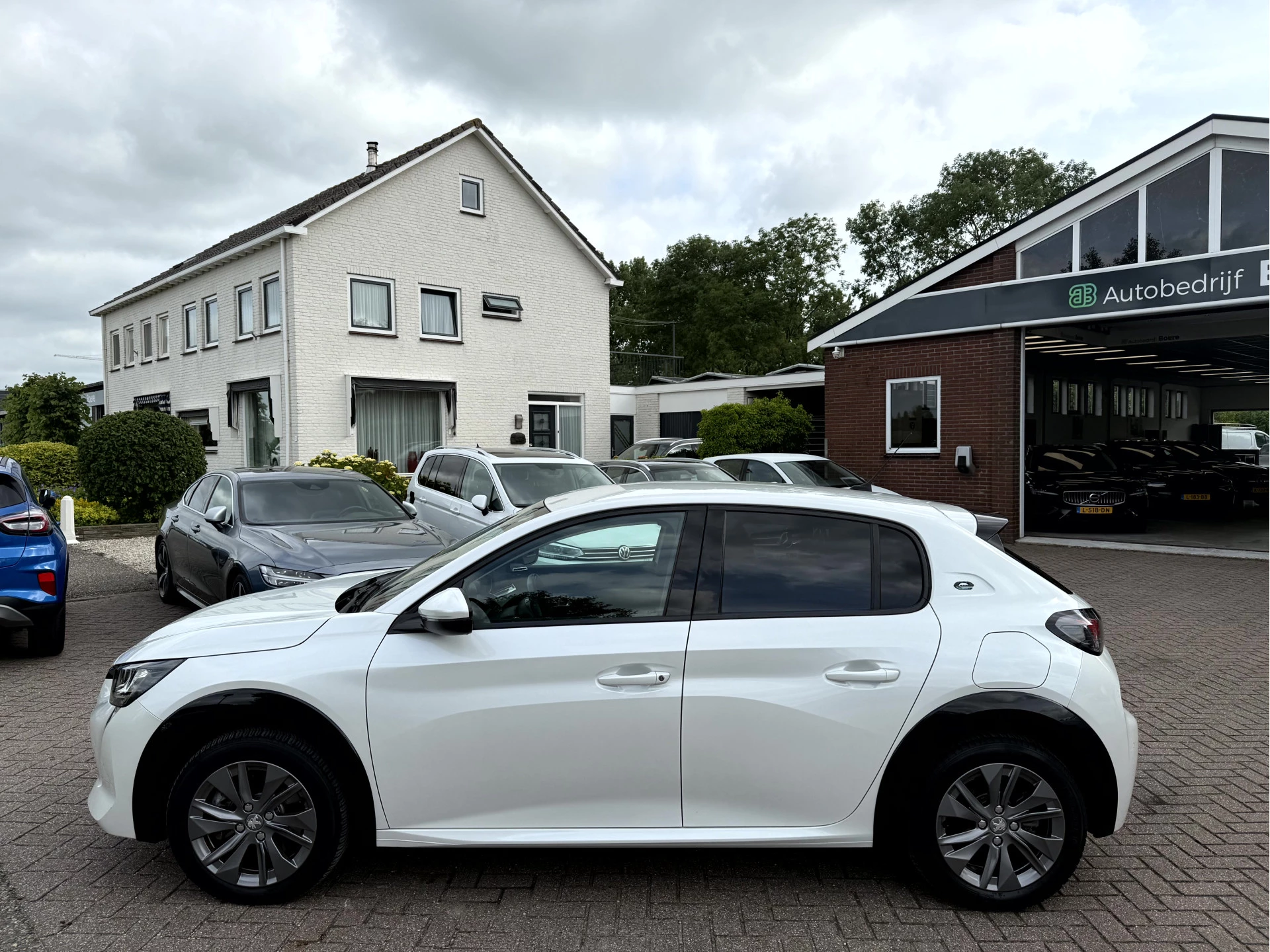 Hoofdafbeelding Peugeot e-208