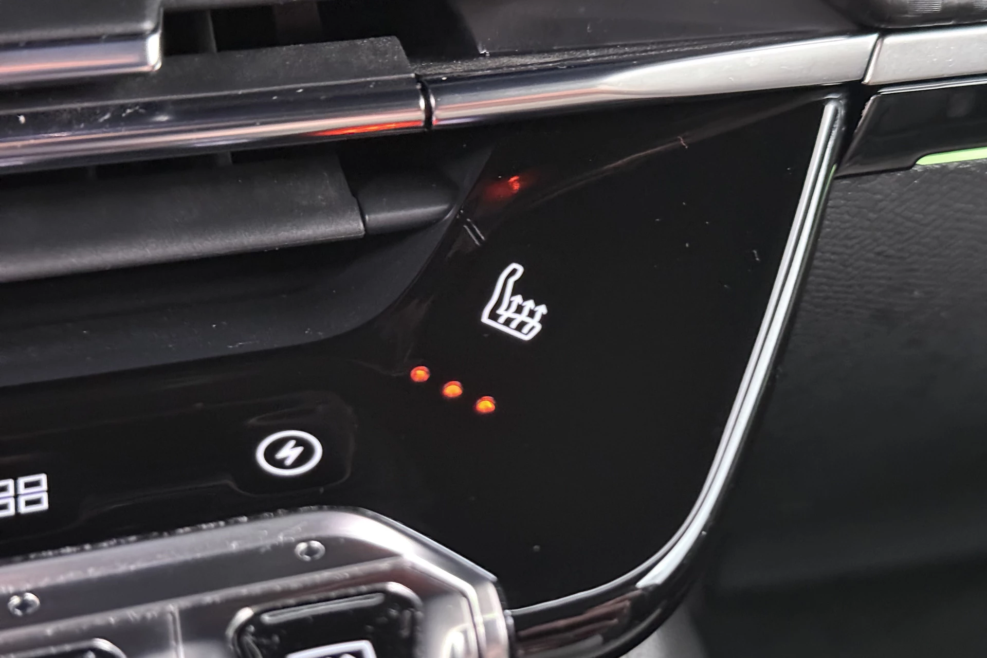 Hoofdafbeelding Peugeot e-2008