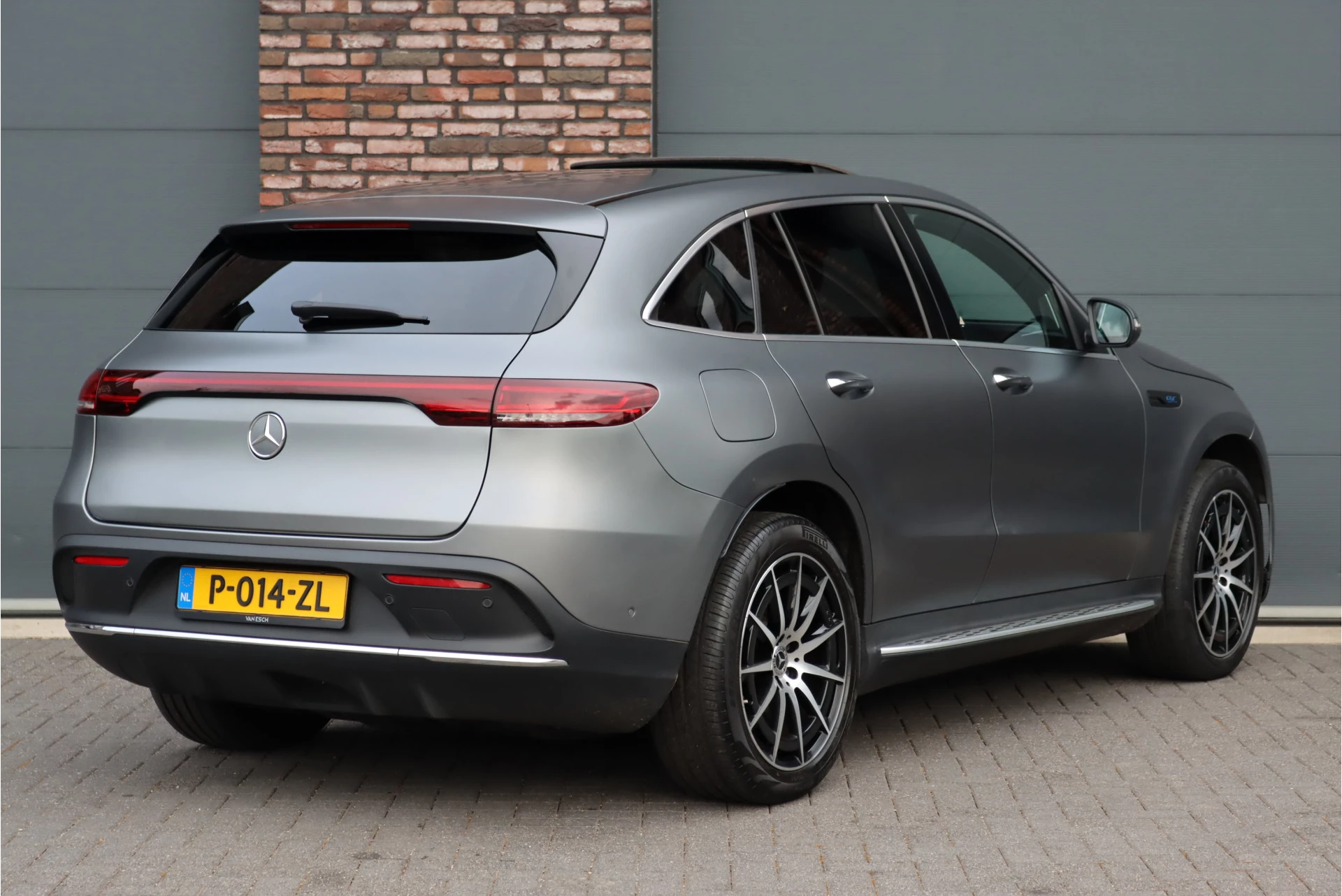 Hoofdafbeelding Mercedes-Benz EQC