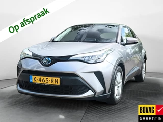 Hoofdafbeelding Toyota C-HR Toyota C-HR 1.8 Hybrid Active (98 PK) 2e-Eig. & Dealer-Onderh. BOVAG-Garantie. NL-Auto. Navigatie/Apple-Carplay/Android-Auto, Adaptive-Cruisecontrol, Keyless-Start, Achteruitrijcamera, DAB, Lm-Velgen-17Inch Privacy-Glas