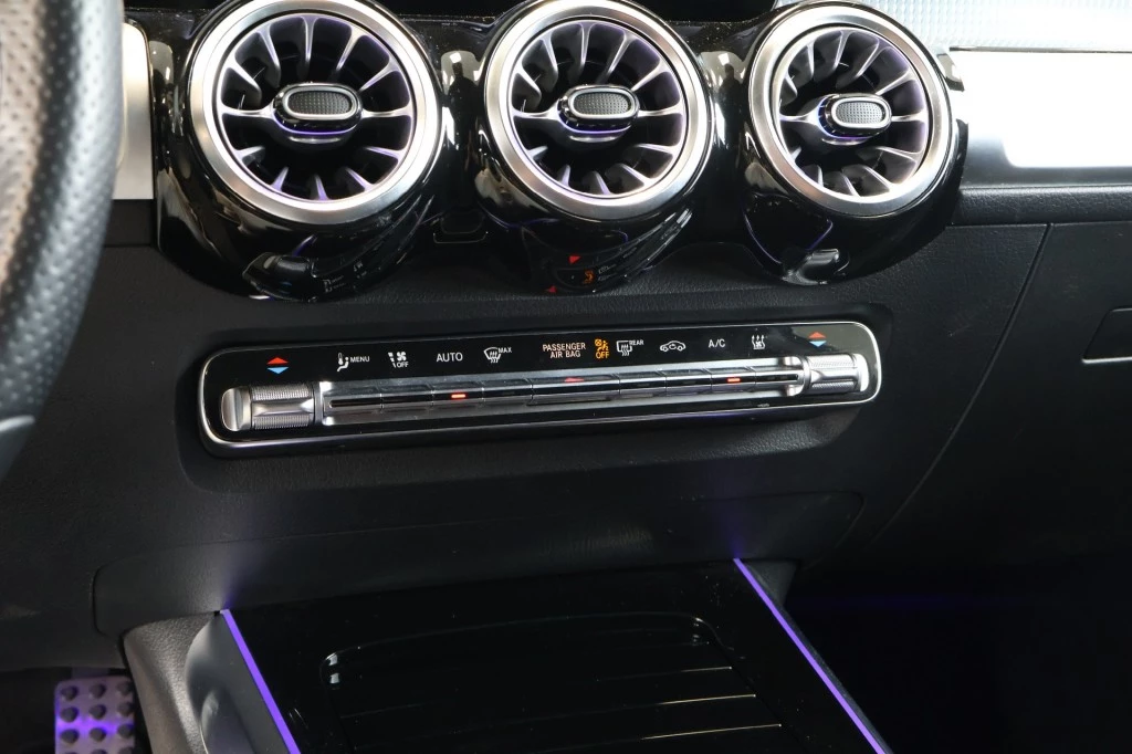 Hoofdafbeelding Mercedes-Benz EQB