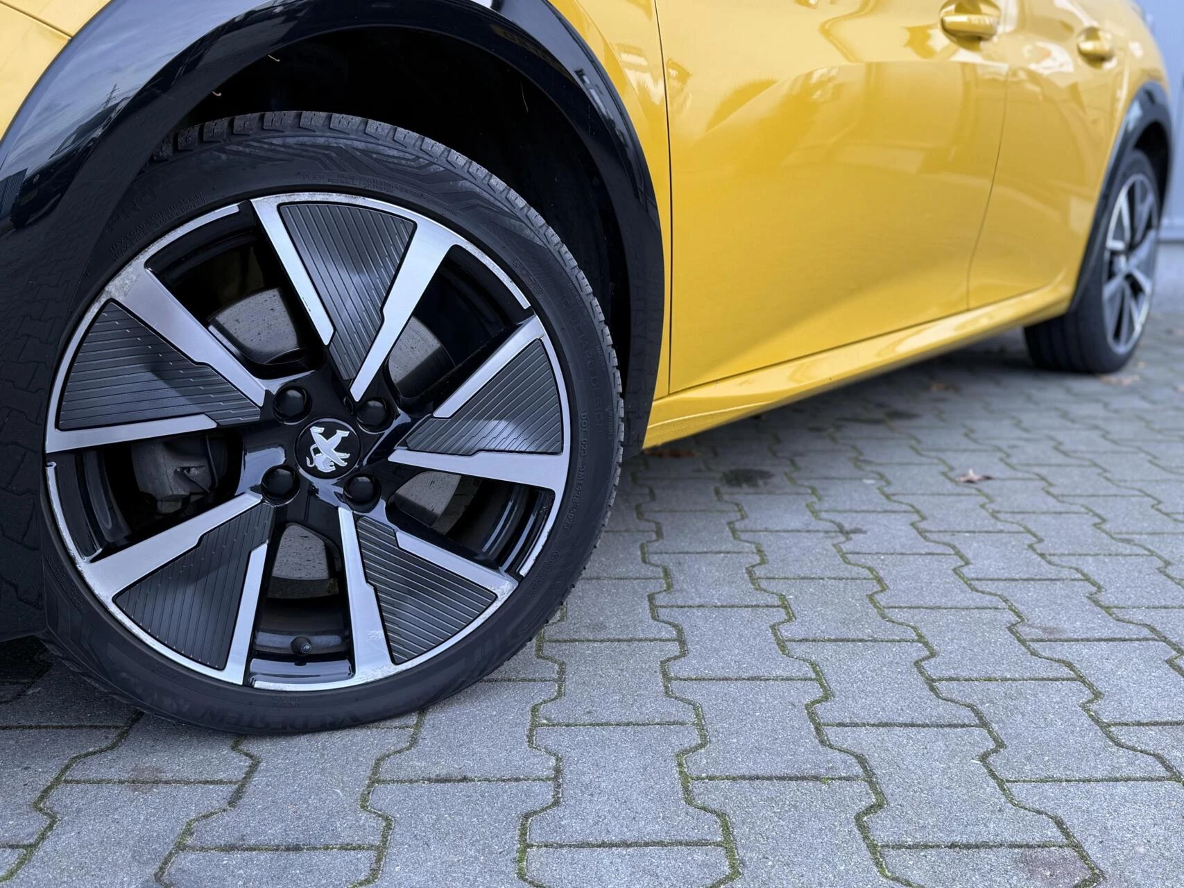 Hoofdafbeelding Peugeot e-208