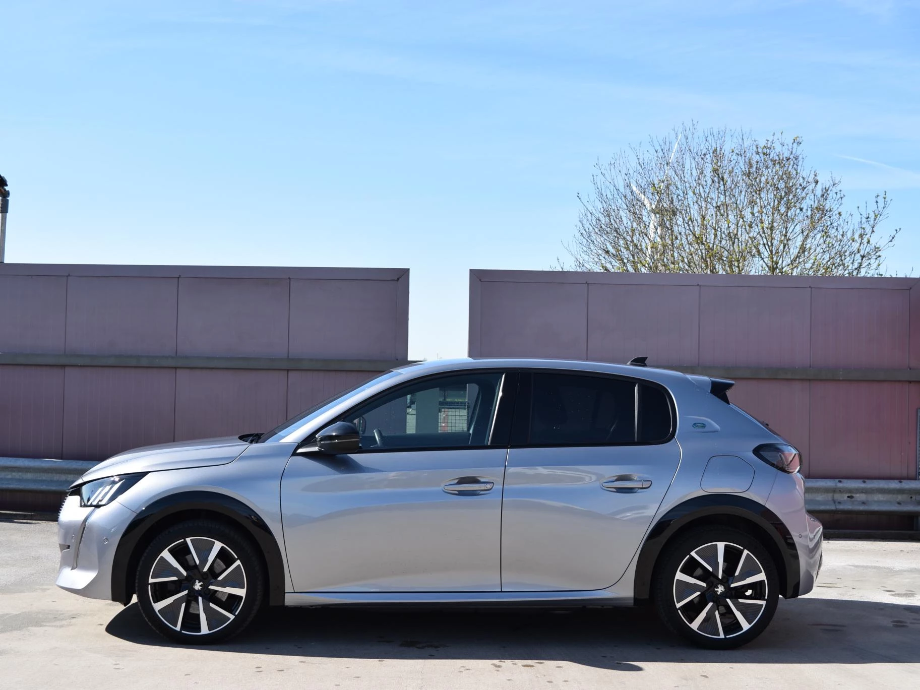Hoofdafbeelding Peugeot e-208