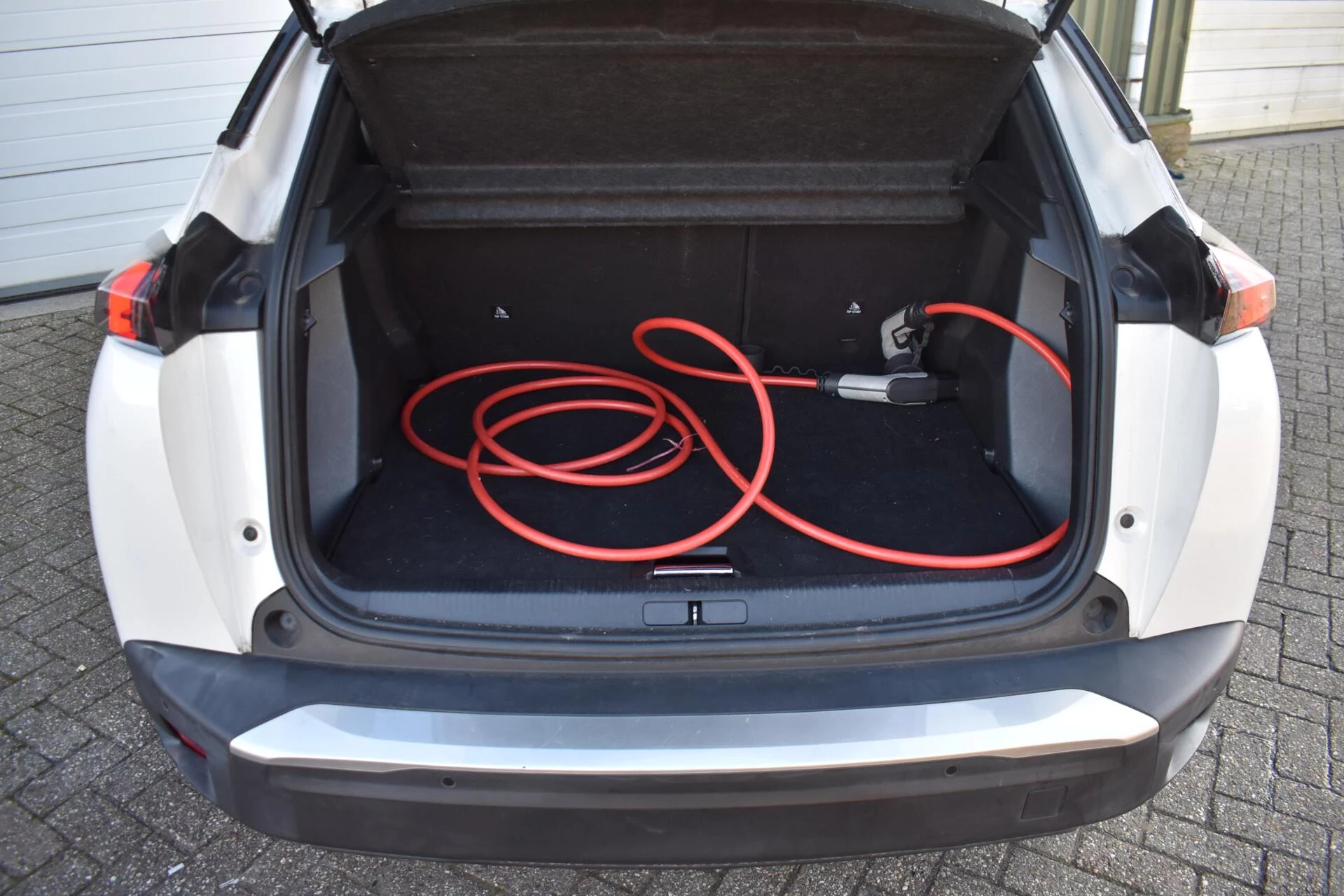 Hoofdafbeelding Peugeot e-2008