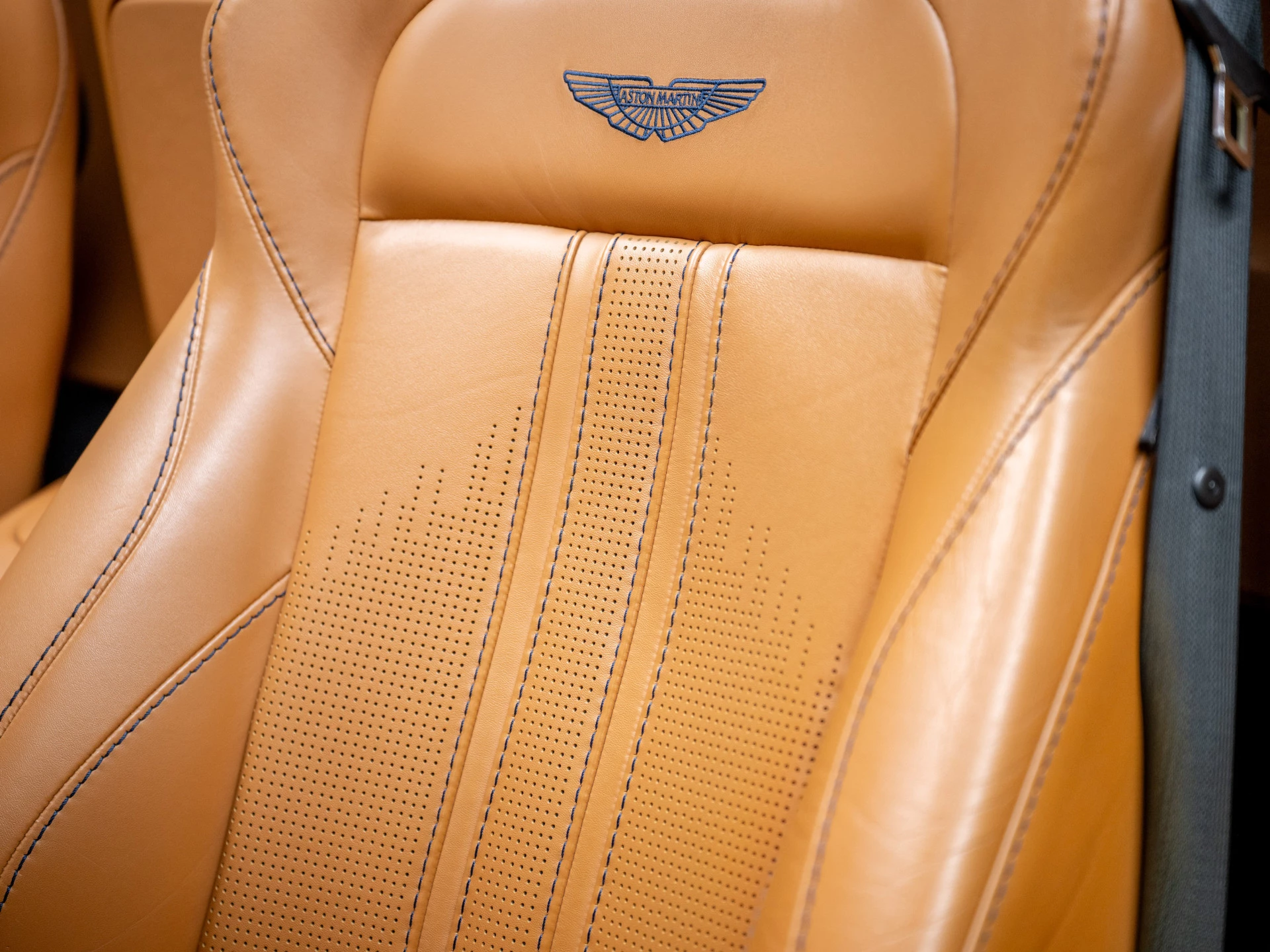 Hoofdafbeelding Aston Martin V8 Vantage