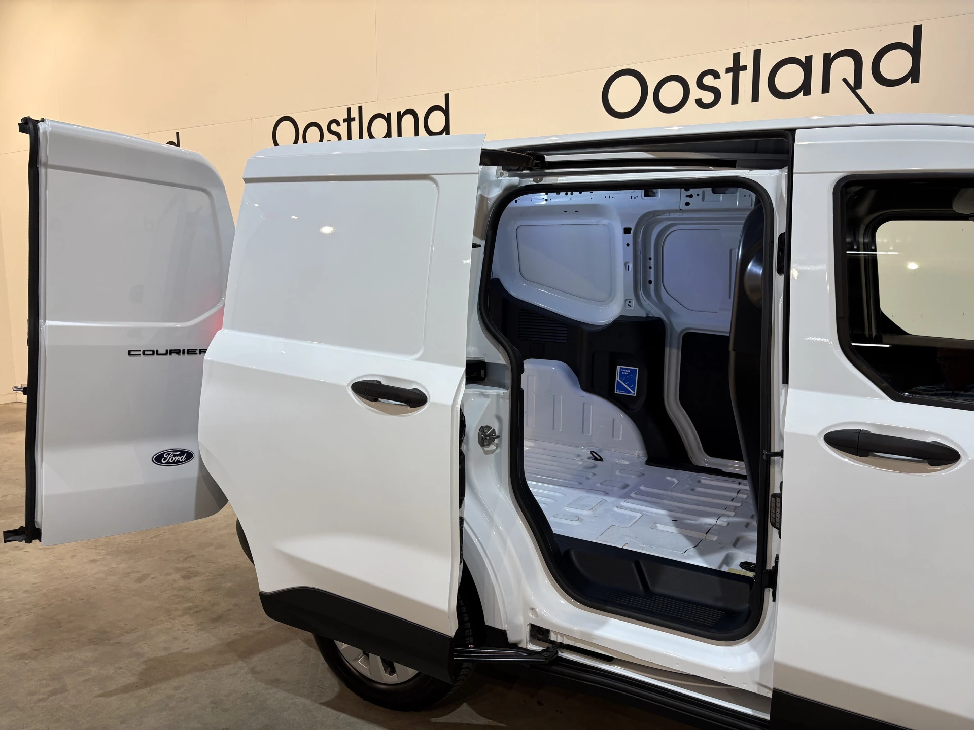 Hoofdafbeelding Ford Transit Courier