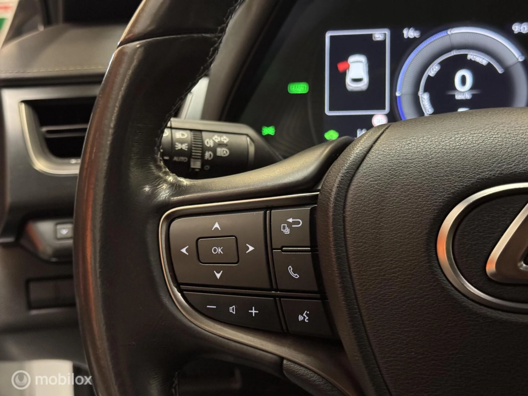 Hoofdafbeelding Lexus UX
