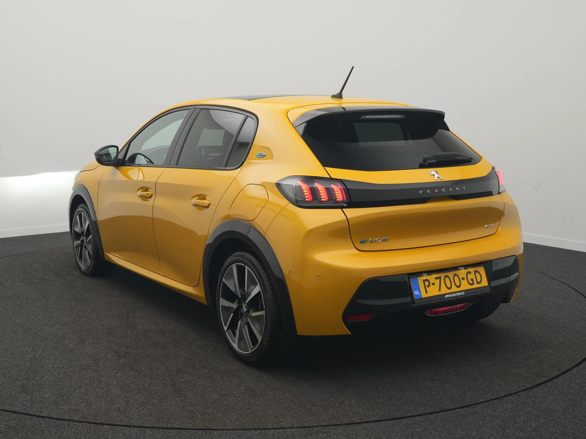 Hoofdafbeelding Peugeot e-208