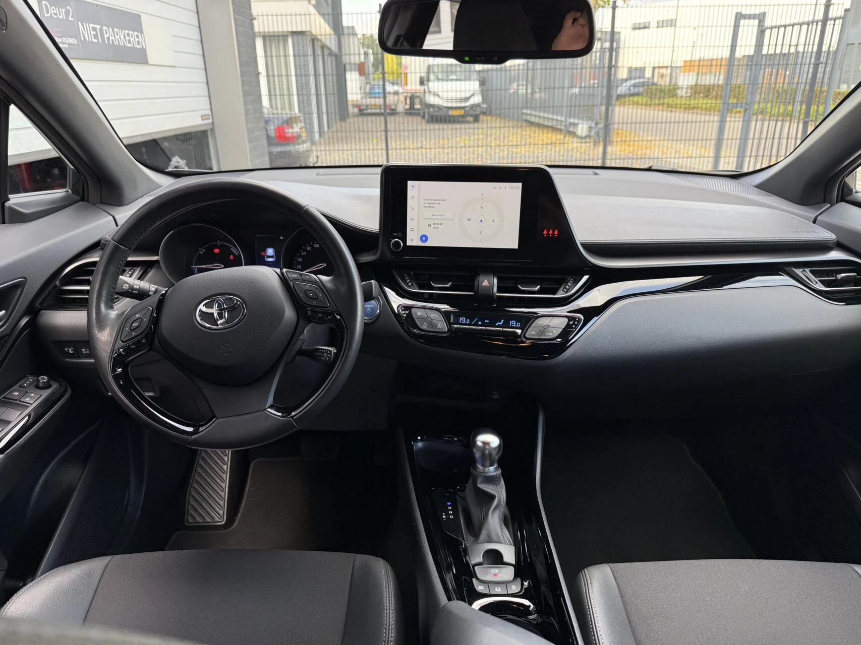 Hoofdafbeelding Toyota C-HR