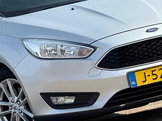 Ford Focus Wagon 1.0 Titanium Bsns - Moondust Silver - Rijassistensystem/Cruise/Clima