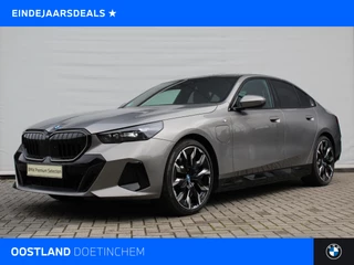 BMW 5 Serie 550e xDrive M Sport Automaat / Panoramadak / Adaptief onderstel / Stoelventilatie / Parking Assistant Professional / Bowers & Wilkins / Adaptieve LED / Comfort Access