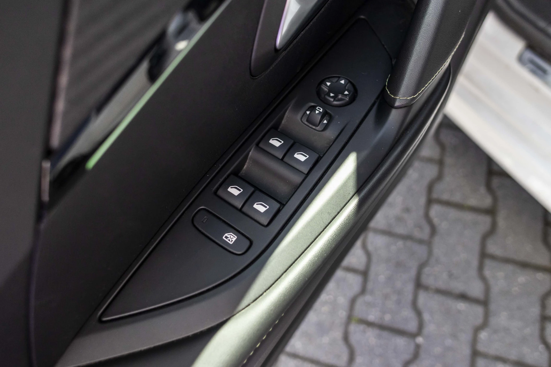 Hoofdafbeelding Peugeot e-208