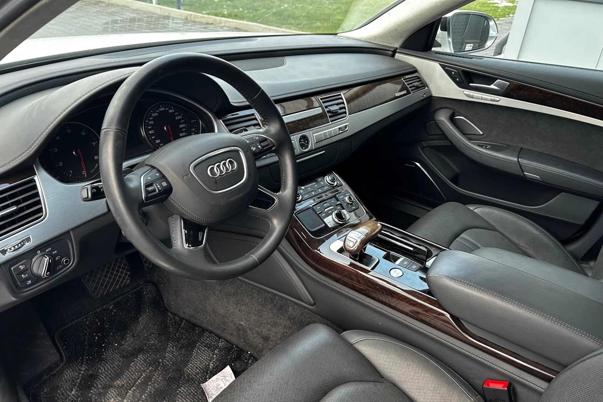 Hoofdafbeelding Audi A8