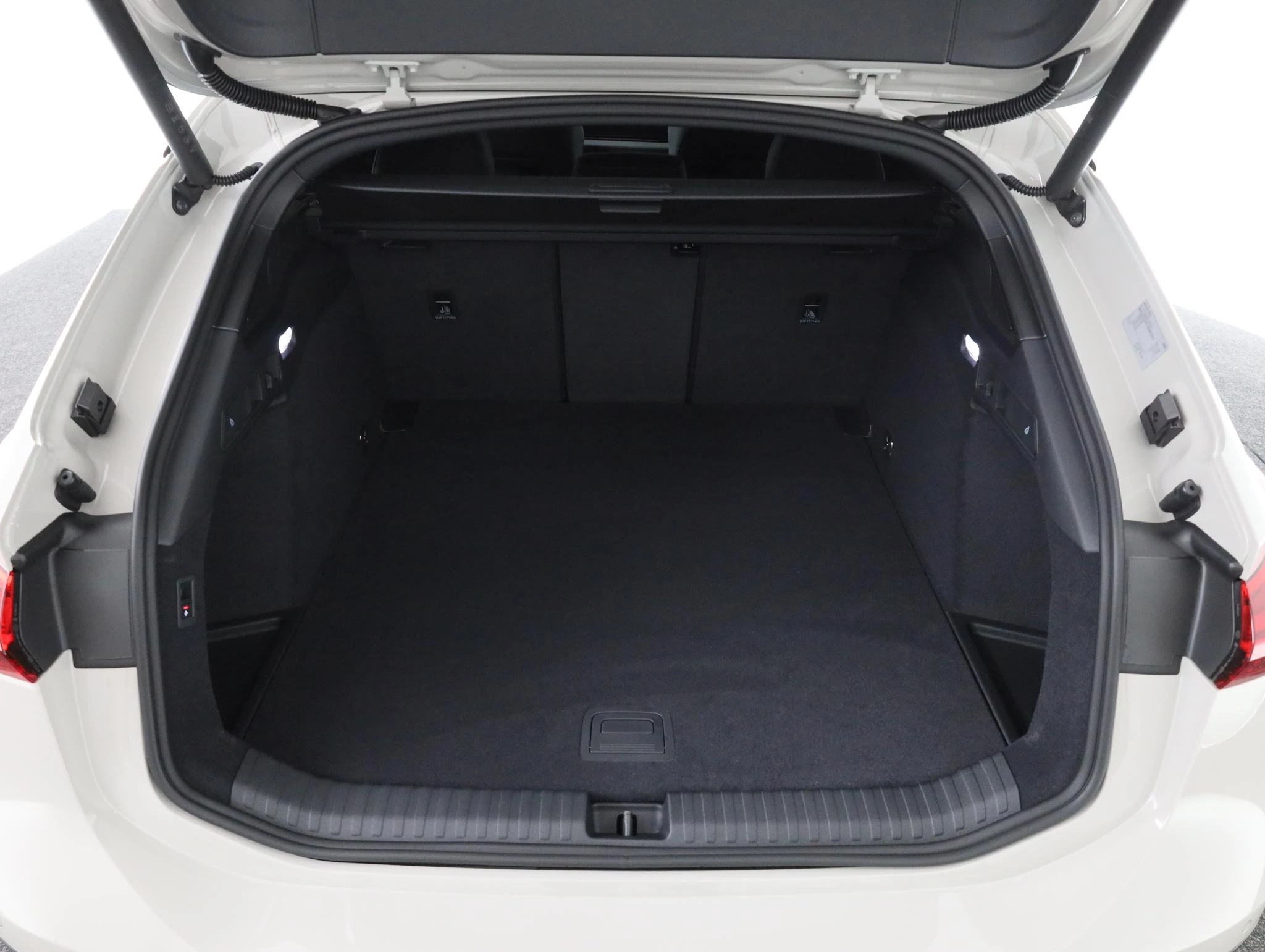 Hoofdafbeelding Audi A6 Avant e-tron