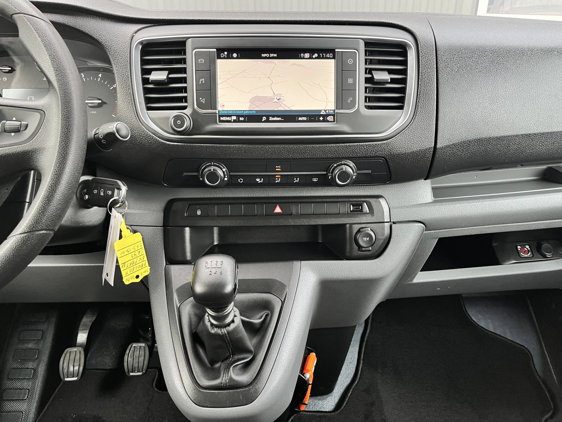 Hoofdafbeelding Peugeot Traveller