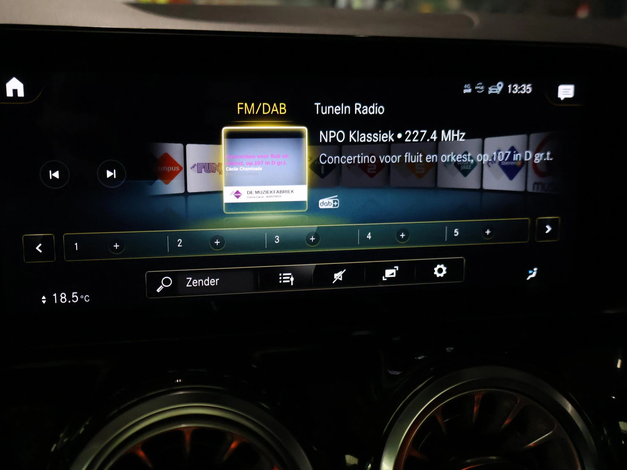 Hoofdafbeelding Mercedes-Benz EQA