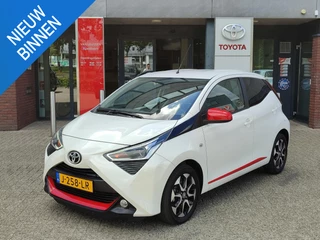 Toyota Aygo 1.0 VVT-i X-JOY RED LM-VELGEN APPLE/ANDROID AIRCO CAMERA BLUETOOTH EL-RAMEN/SPIEGELS NL-AUTO