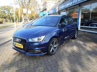 Hoofdafbeelding Audi A1 Sportback Audi A1 Sportback 1.0TFSi S-Line Adrenaline Zwart dak !!!