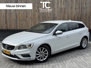 Hoofdafbeelding Volvo V60 Volvo V60 2.0 D4 R-Design 181pk | Navigatie | Cruise control | Climate control | Hondenrek | Dashcam | Zwarte hemelbekleding | LED dagrijverlichting | Parkeersensoren achter