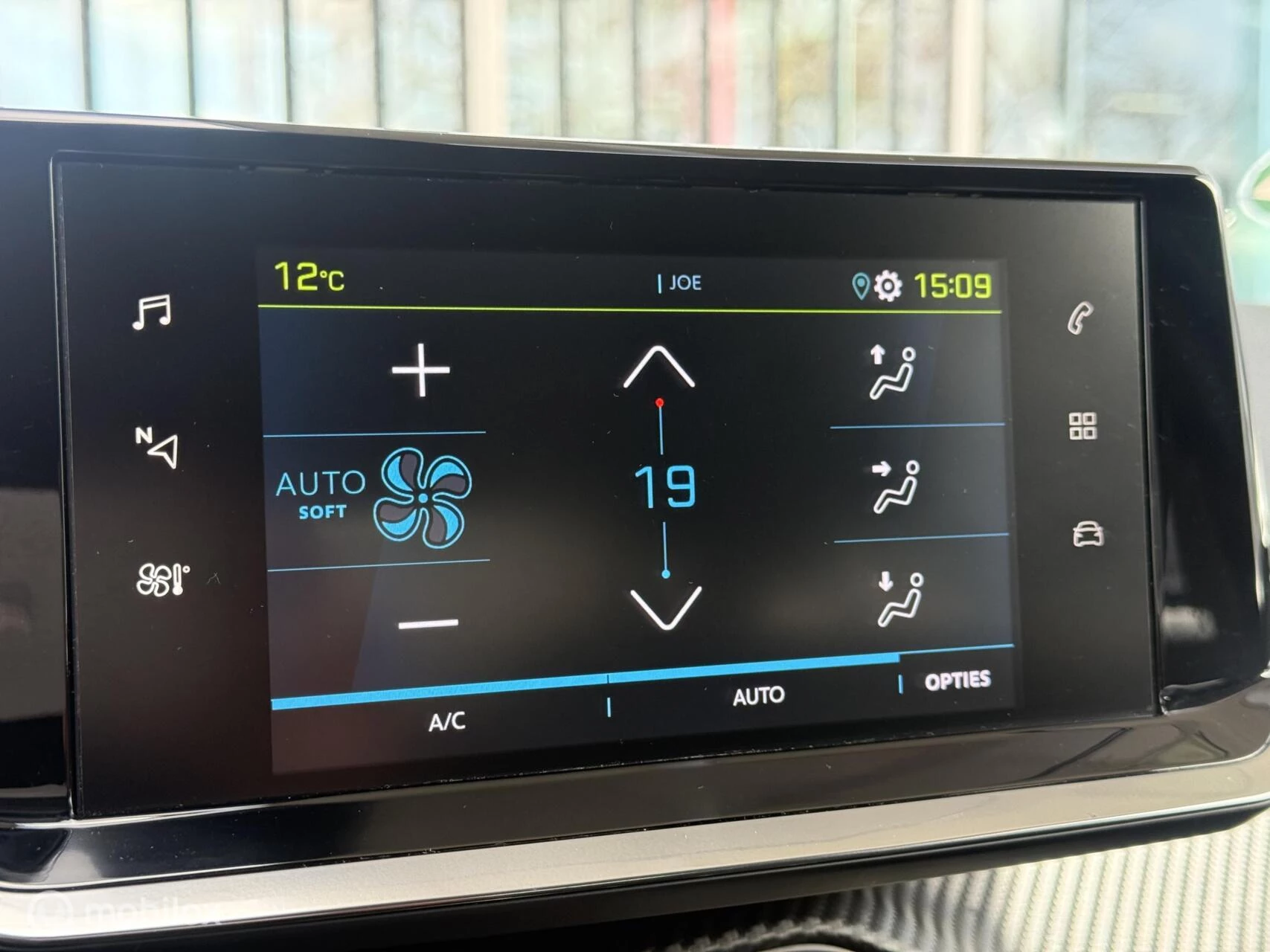 Hoofdafbeelding Peugeot e-208
