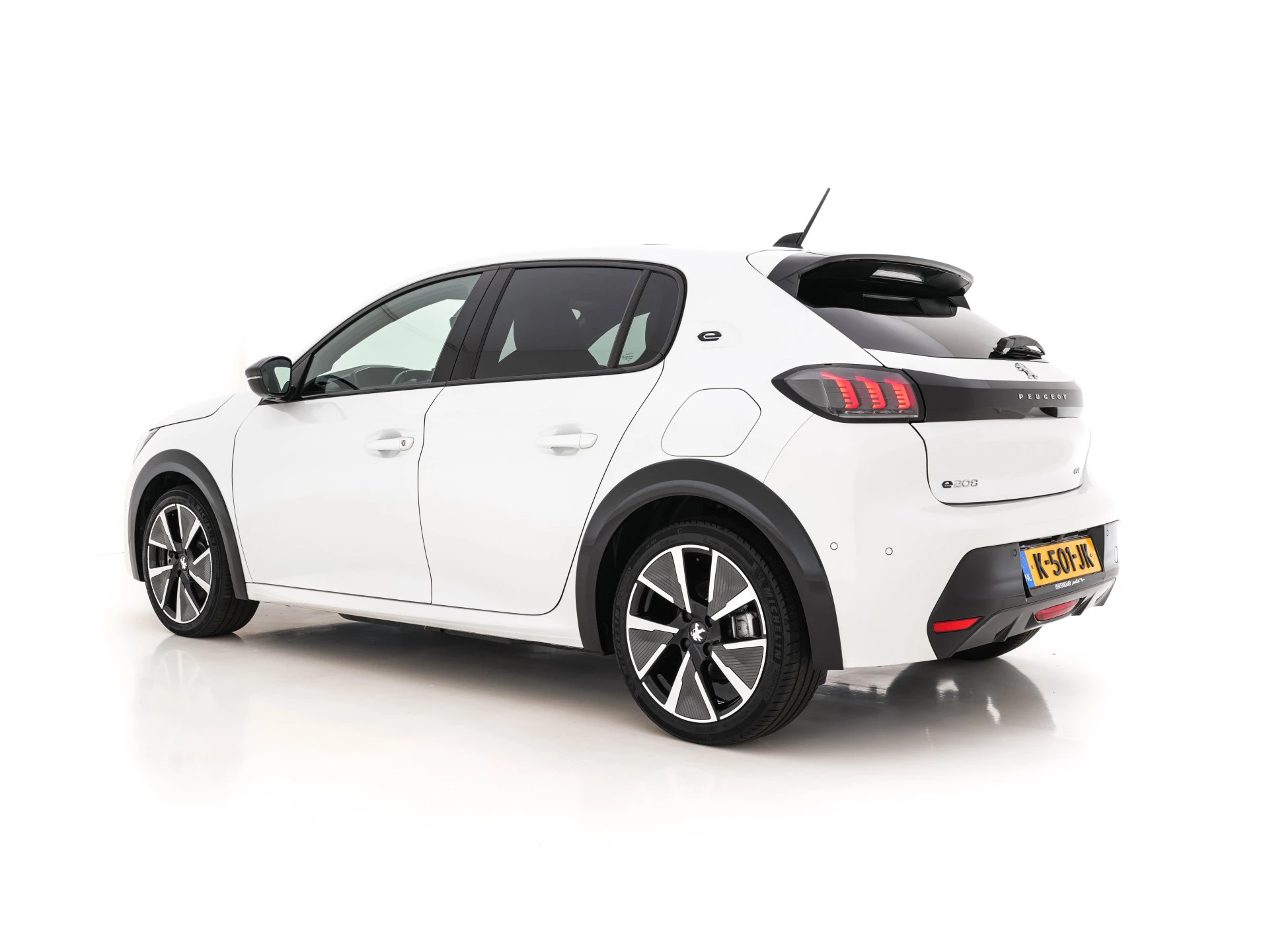 Hoofdafbeelding Peugeot e-208