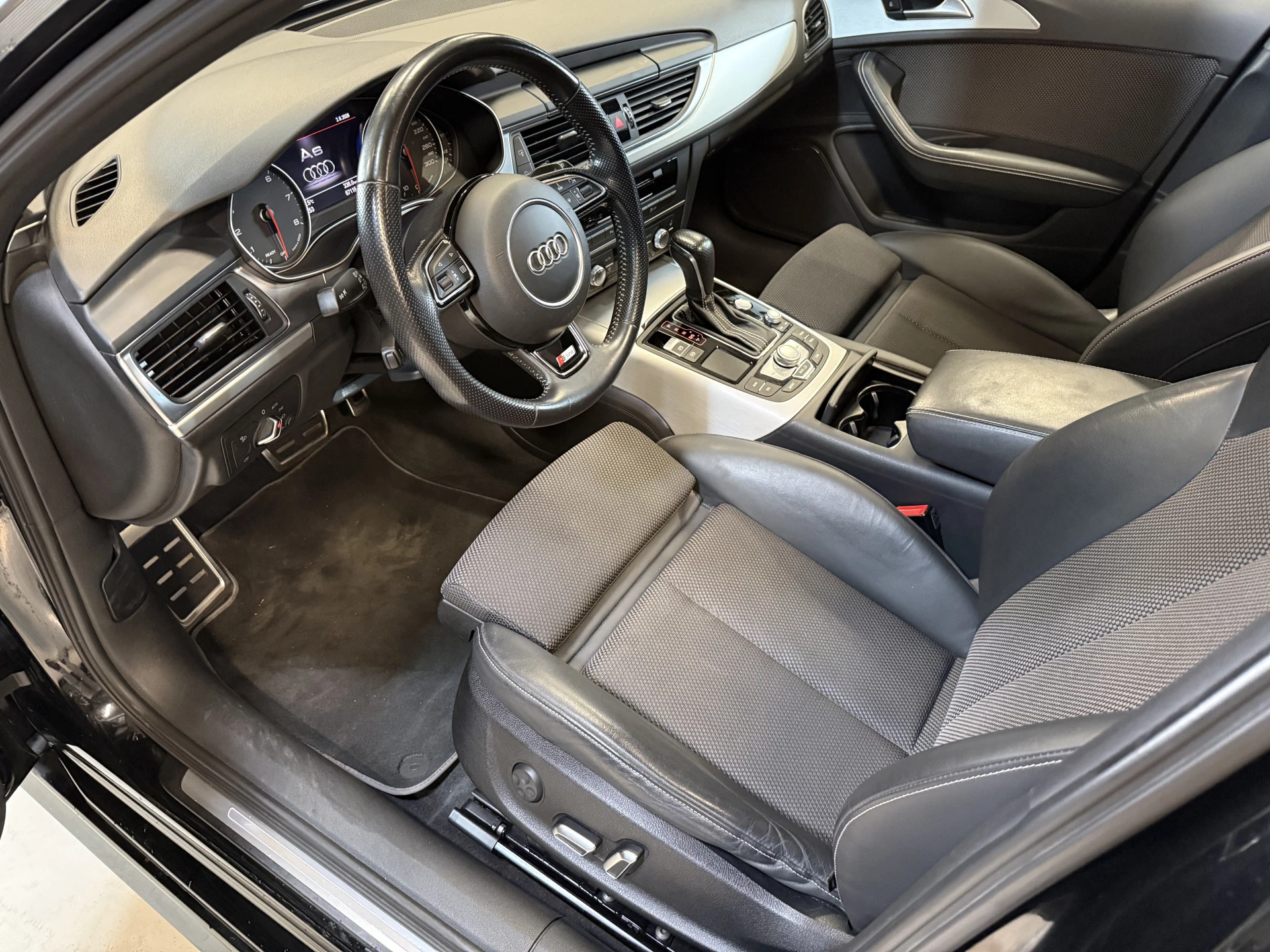 Hoofdafbeelding Audi A6